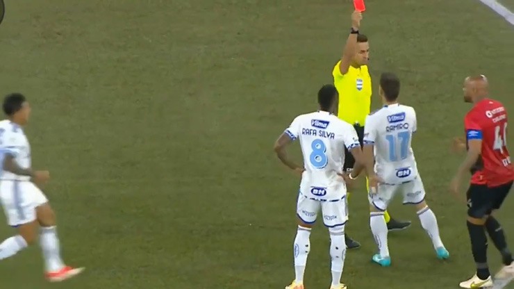 Tiền đạo Rafa Silva của Cruzeiro nhận thẻ đỏ trực tiếp từ trọng tài