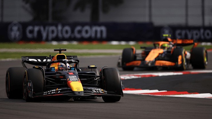 &nbsp;Verstappen nhận 2 án phạt khi đối đầu với Norris