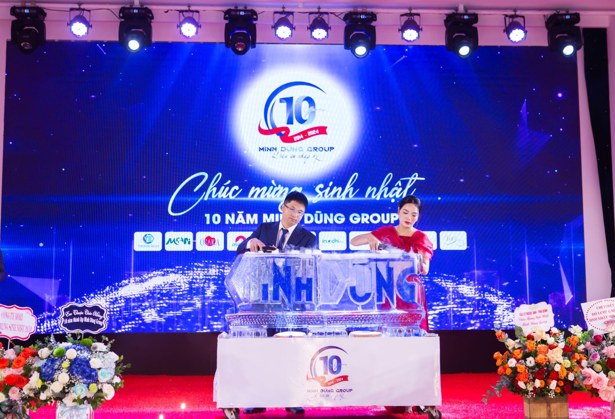 Ông Nguyễn Văn Thuy và phu nhân trong sự kiện mừng sinh nhật 10 năm Minh Dũng Group