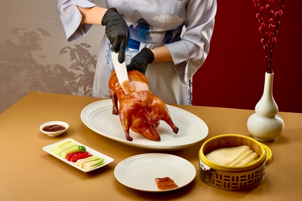 Món vịt quay Bắc Kinh với loại vịt thả đồng tại đồng bằng sông Cửu Long, ủ khô trong 10 ngày