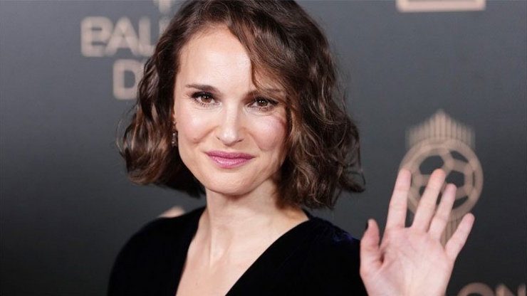 Actress Natalia Portman attended the awards ceremony.