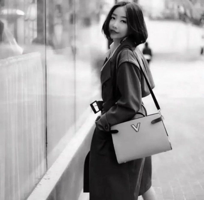 Sa Bạch, 43 tuổi, người Thượng Hải là một phụ nữ thành đạt. Ảnh: QQ