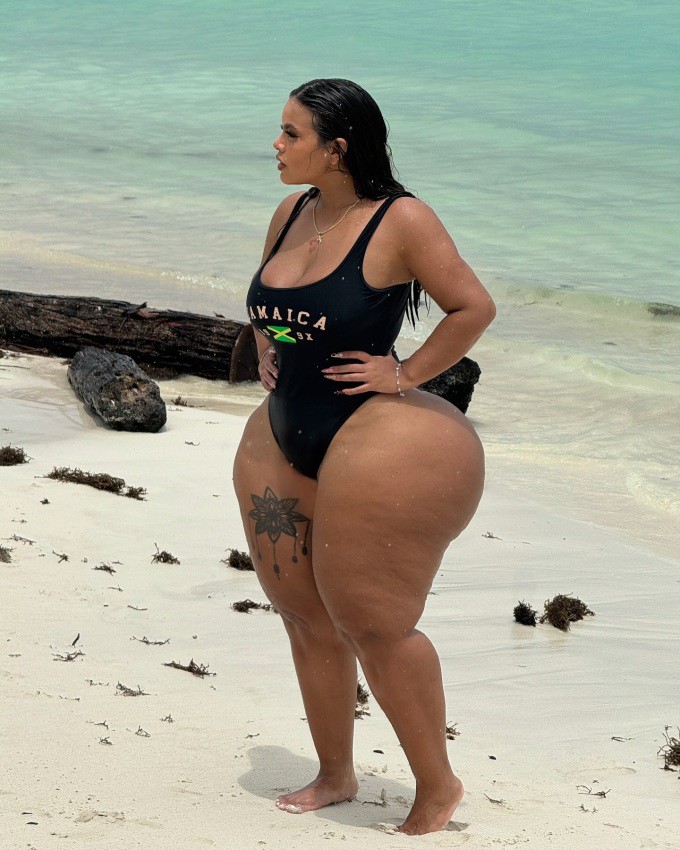 Người mẫu ngoại cỡ Gracie Bon