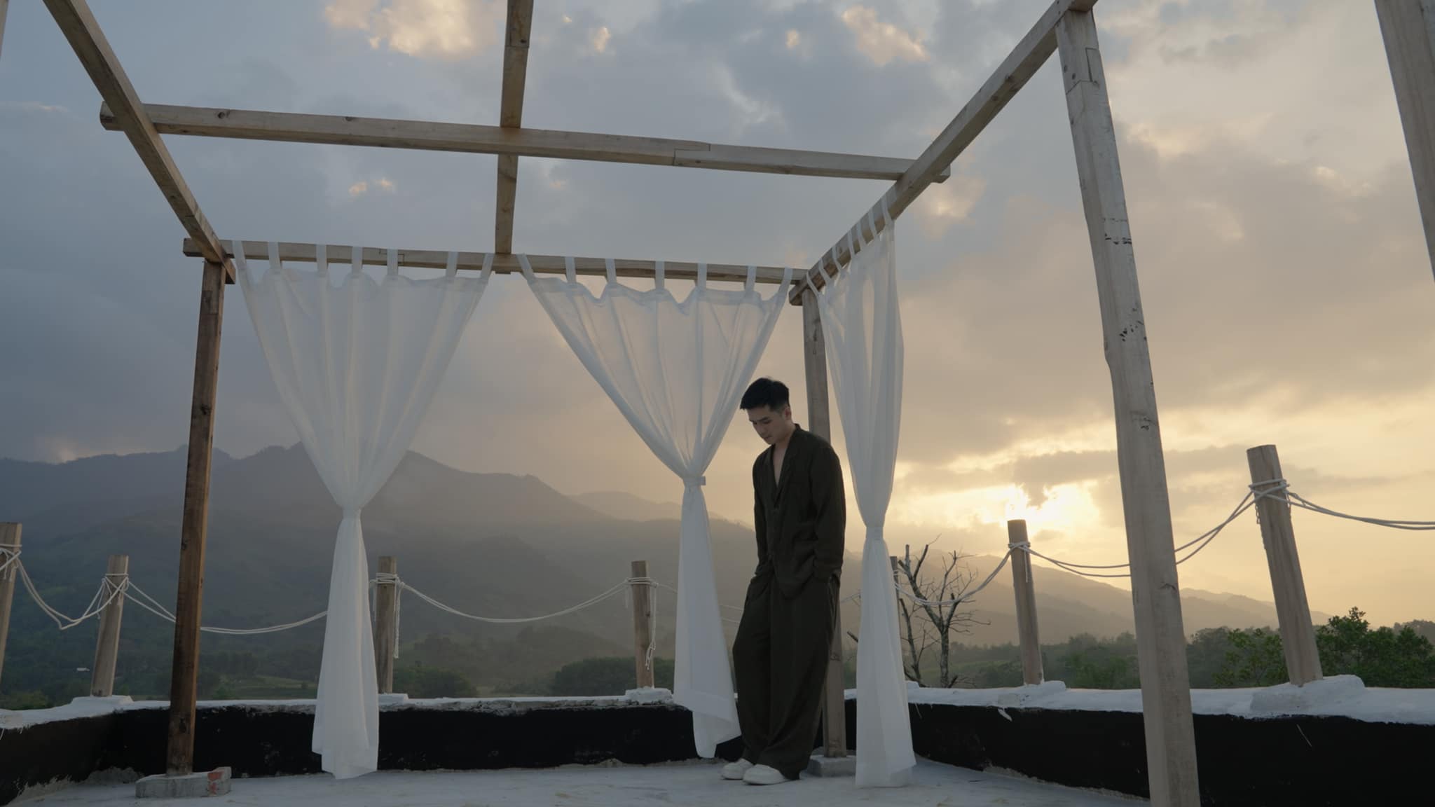 MV được lấy cảm xúc từ câu chuyện của chính Hà Anh