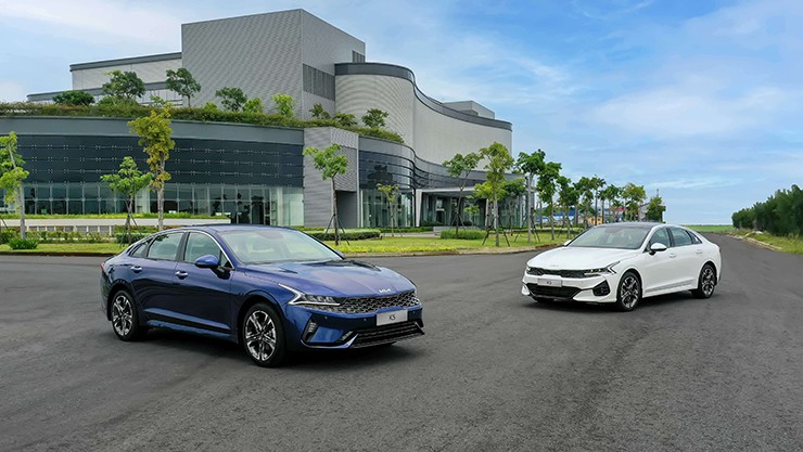 KIA K5 giá từ 859 triệu đồng, giảm 50% phí trước bạ - 3