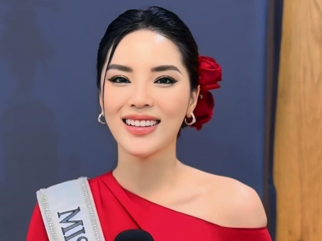 Hoa hậu Kỳ Duyên mặc áo dài lệch vai nhập cuộc Miss Universe