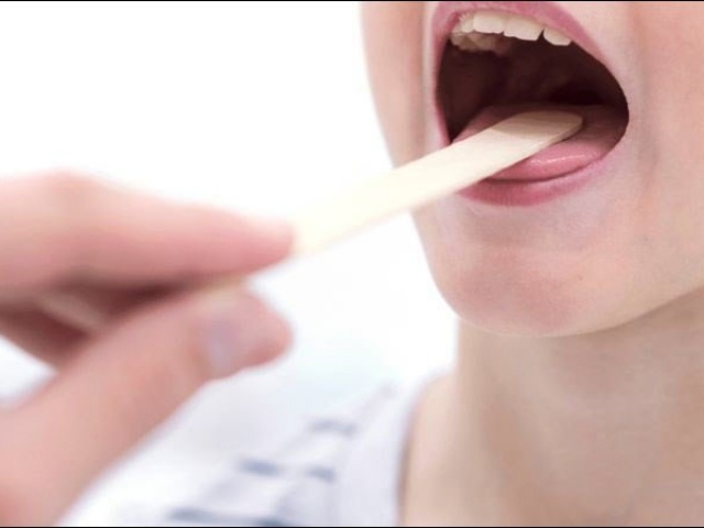 Nhiệt miệng kéo dài, tái phát liên tục: Dấu hiệu cảnh báo ung thư lưỡi