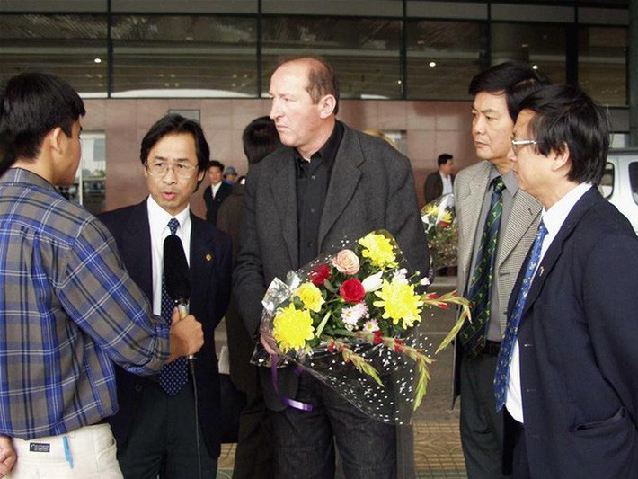 VFF cũng từng phải nộp “học phí” vì sai hợp đồng với HLV Letard.