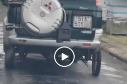 Lý do bất ngờ vụ ô tô gắn bánh xe máy chạy trên đường ở Cà Mau