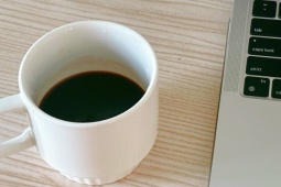 Sức khỏe đời sống - Có nên uống cà phê ngay sau khi thức dậy?