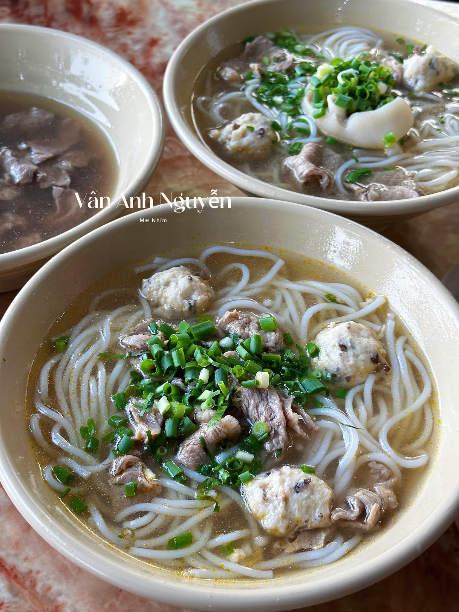 Bún bò Huế (phố Đông Hồ)