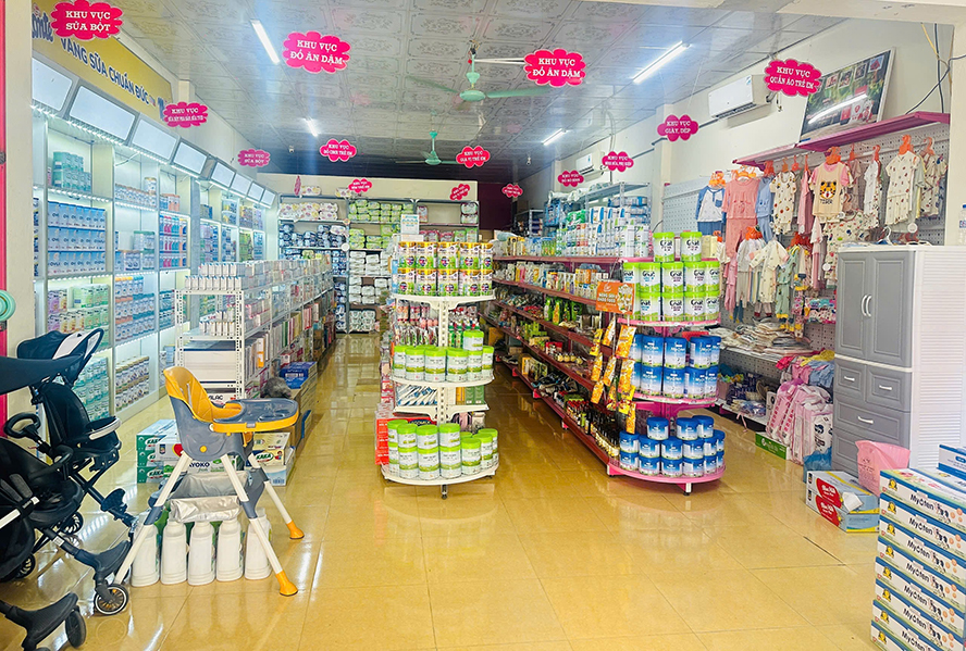 Không gian mua sắm rộng rãi, bắt mắt kích thích người tiêu dùng