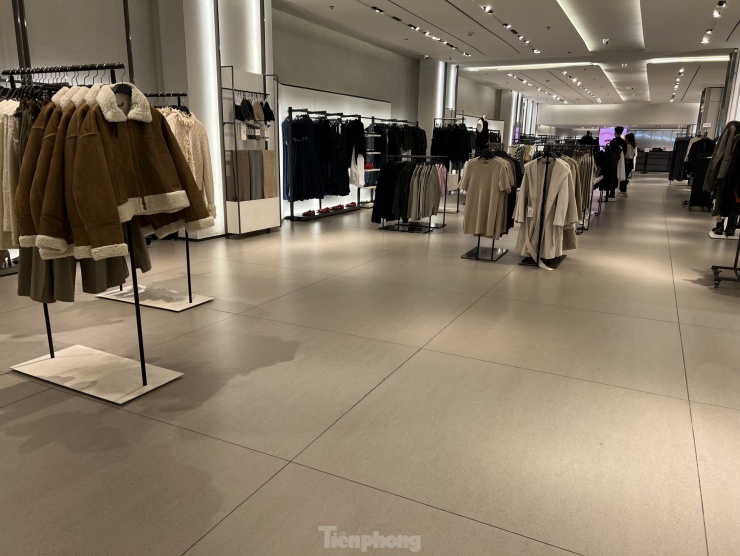 Hàng hóa đẹp, chất lượng... nhưng khá cao, từ 1 triệu đồng/sản phẩm càng khiến người tiêu dùng chùn tay.