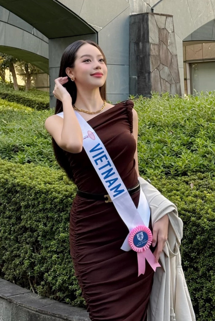 Cô là Hoa hậu Việt Nam đầu tiên được đơn vị bản quyền cử tham gia Miss International, có gần một năm chuẩn bị.