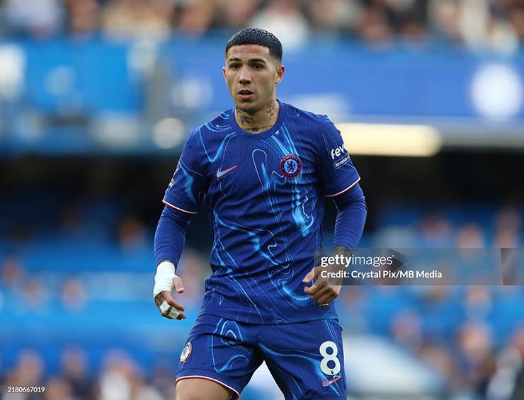 Enzo Fernandez đang gặp khó khăn tại Chelsea