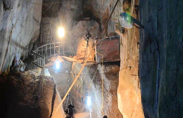 Qua các cuộc khảo sát, điền dã, các nhà khoa học trong và ngoài nước đều thống nhất nhận định niên đại sớm nhất của hang Con Moong cách ngày nay khoảng 15.000 năm