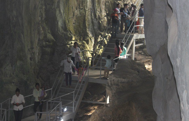 Hàng năm có rất đông khách du lịch tới đây khám phá