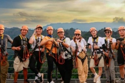 Du lịch - Travel blogger Việt: Ở nhà tổ chim, đu zipline ngắm đá vôi tại Lào