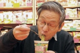 Sức khỏe đời sống - Lời khuyên của người đàn ông 30 năm dùng mì ăn liền mỗi ngày