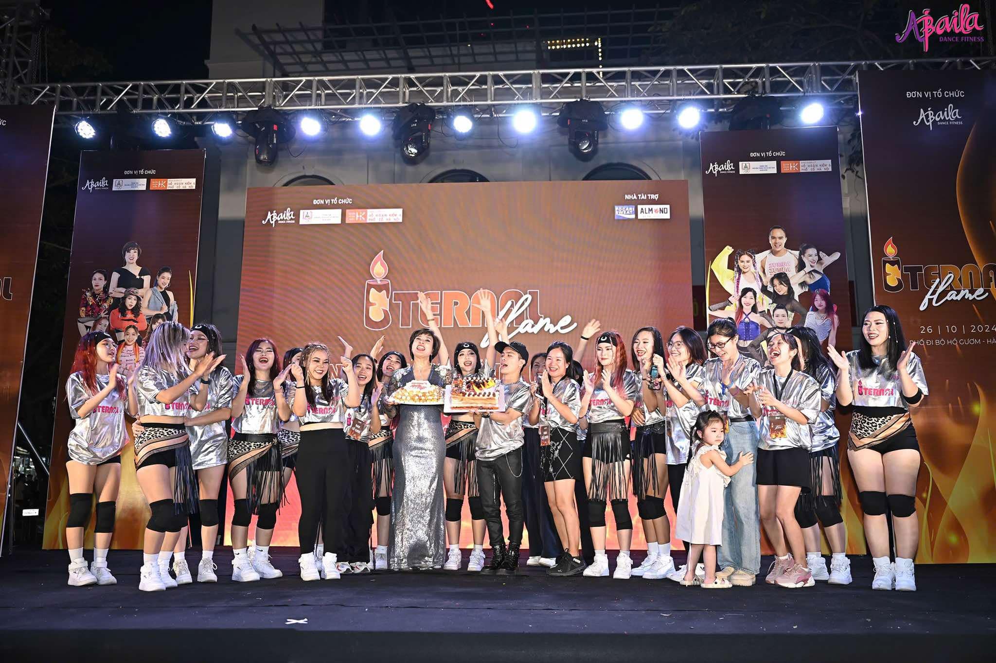 Các thành viên của&nbsp;Abaila Dance Fitness&nbsp;chúc mừng sinh nhật 6 tuổi