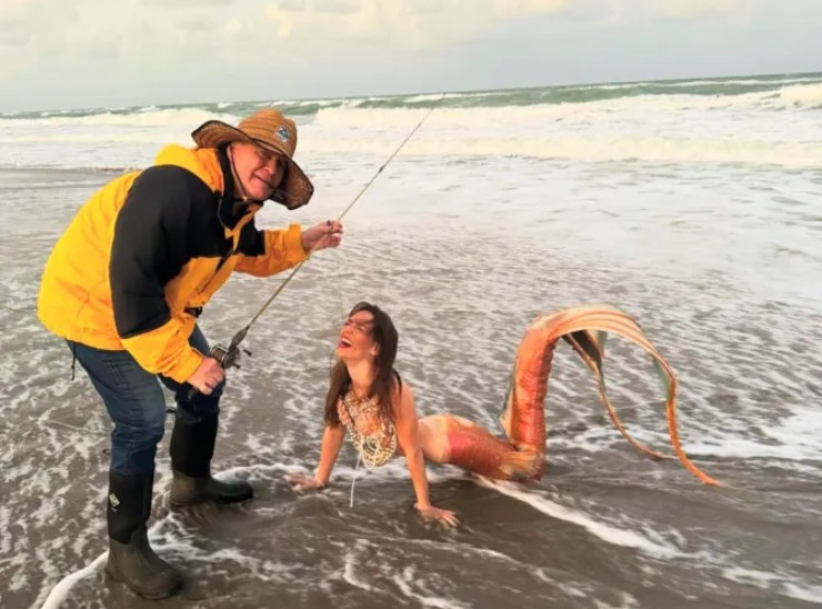 Tạo hình Halloween thú vị giữa huyền thoại Belichick và bạn gái kém gần 50 tuổi