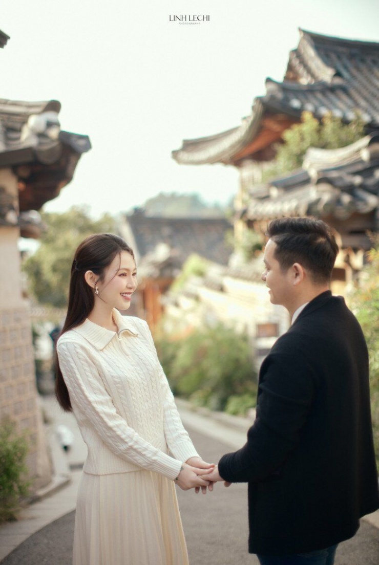 "Bản sao Đặng Thu Thảo" lên xe hoa, lộ nhan sắc cực phẩm khi làm cô dâu - 2