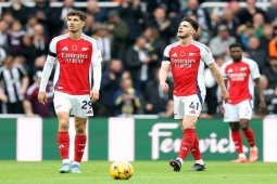 Báo động Arsenal: Công cùn thủ kém, như con tàu mất phương hướng