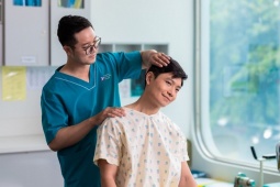 Sức khỏe đời sống - Cơ hội điều trị xương khớp theo chuẩn quốc tế cho người Việt tại Bệnh viện Quốc tế Mỹ