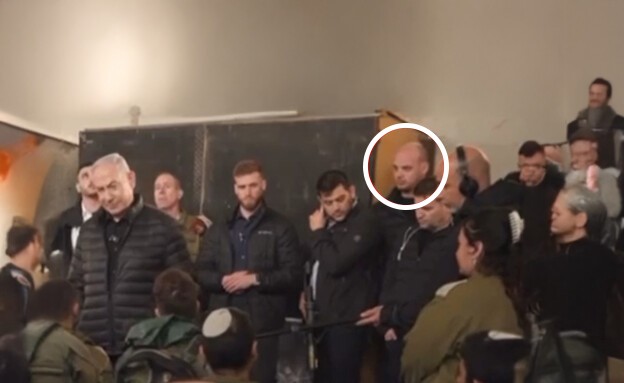 Ông Feldstein đi cùng Thủ tướng Netanyahu trong một sự kiện (ảnh: Times of Israel)