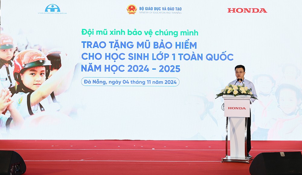 Ông Lê Kim Thành – Phó Chủ tịch chuyên trách Ủy ban ATGT Quốc Gia phát biểu tại chương trình