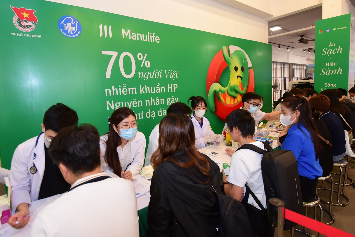 Người dân được khám sức khỏe miễn phí trong chương trình ‘Sống Sạch - Sành – Xanh’ giai đoạn I, diễn ra vào tháng 7/2024.