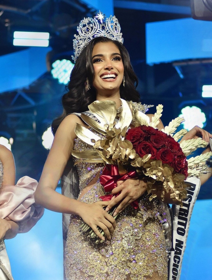  Mỹ nhân sinh năm 2000 đã vượt qua nhiều ứng viên nặng ký để đăng quang Miss Universe Dominican Republic 2024. Chiến thắng của Celinee nhận được sự đồng thuận từ người hâm mộ trong nước và quốc tế.