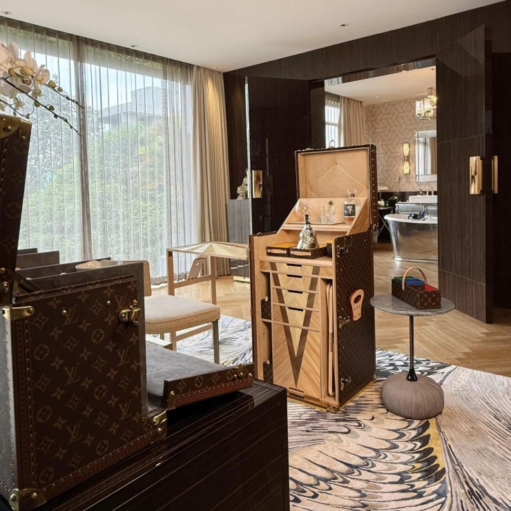 Nhà thiết kế nội thất cho biết anh sắm mẫu rương không phải để trưng trong nhà như món đồ trang trí, mà sẽ sử dụng nó theo đúng công năng.