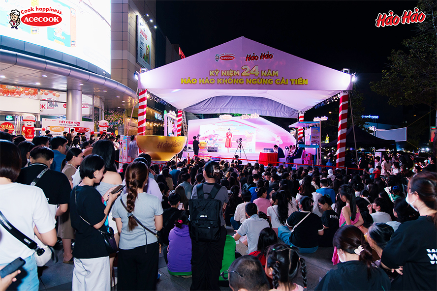 Sự kiện trao thưởng của Hảo Hảo đã thu hút hàng ngàn người tham gia.