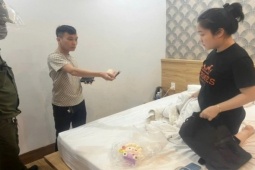 Nam thanh niên tá hỏa sau khi chở bạn gái đi mua sắm
