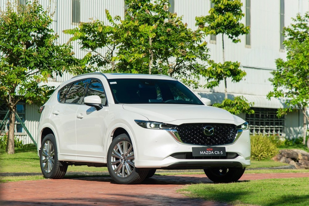 Mazda CX-5 mang phong cách thanh lịch và hiện đại.