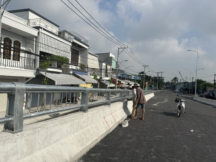Theo thông tin từ ban Điều hành Dự án Đường bộ 4 thuộc Ban Quản lý dự án Đầu tư xây dựng các công trình giao thông TPHCM (chủ đầu tư), dự án cầu Rạch Đỉa đến nay đã hoàn thiện khoảng 90% khối lượng công việc.