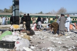 Đánh bom ga xe lửa gần khu biên giới Pakistan, 24 người chết