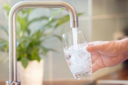 Công nghệ thông tin - Lọc nước từ lốp xe tái chế với phí 250 đồng/lít nước