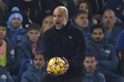 Bóng đá - Man City thua liền 4 trận: HLV Guardiola nói cứng, đua vô địch căng thẳng