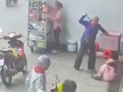 An ninh - Xã hội - Người phụ nữ đánh con gái 9 tuổi dã man vì ‘không bán hết vé số’