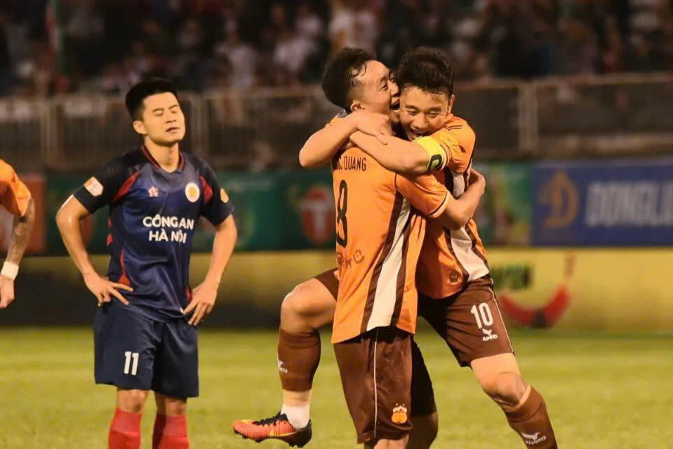 Châu Ngọc Quang ghi bàn duy nhất giúp chủ sân Pleiku có chiến thắng. Ảnh: ANH MINH