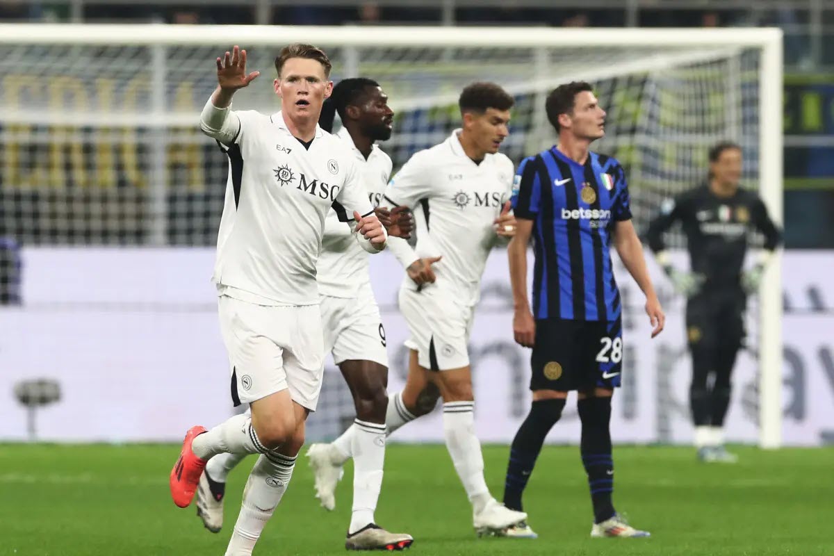 McTominay mang về bàn mở tỷ số cho Napoli