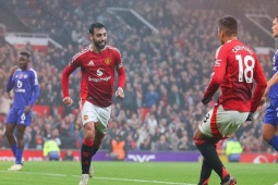MU đại thắng: Van Nistelrooy số 1 lịch sử "Quỷ đỏ", chờ kỷ nguyên Amorim