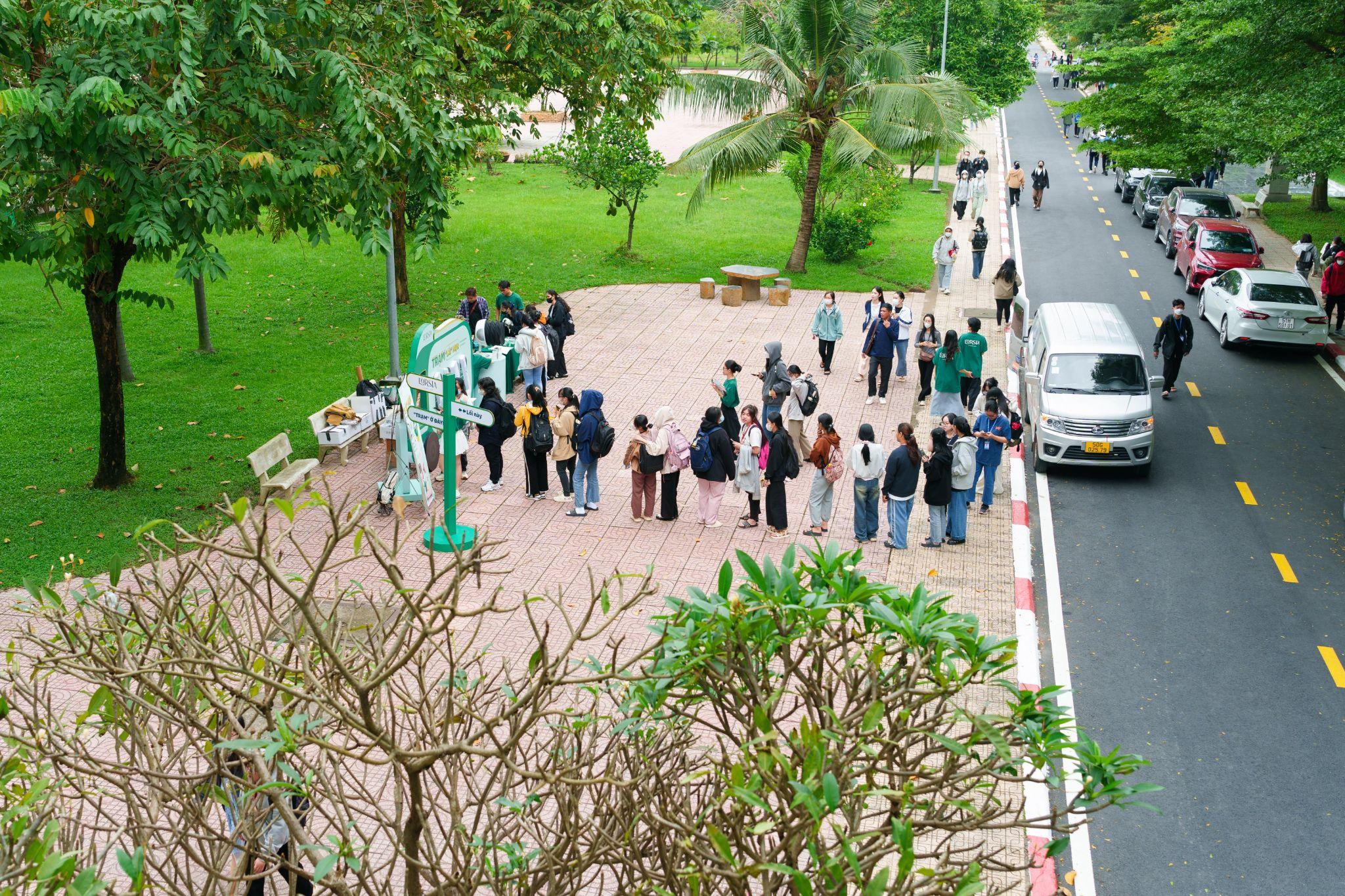 Quang cảnh Trạm ‘Lái' Mụn tại ĐH Kinh tế - Luật