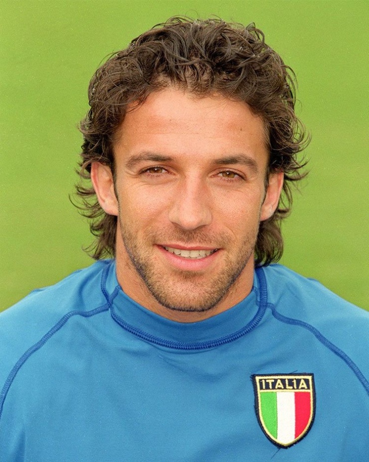 Trong màu áo tuyển Italy, Del Piero vô địch World Cup 2006, Á quân Euro 2000. Cựu tiền đạo hào hoa có 27 bàn thắng trong 91 trận thi đấu cho đoàn quân thiên thanh.