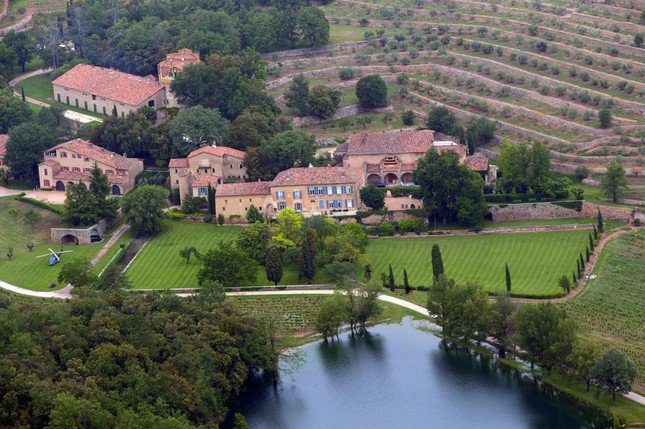 Château Miraval là tài sản chung trong hôn nhân của Brad và Angelina. Ảnh: Getty Images.