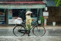 Miền Bắc trời nắng, Thừa Thiên Huế đến Phú Yên mưa lớn
