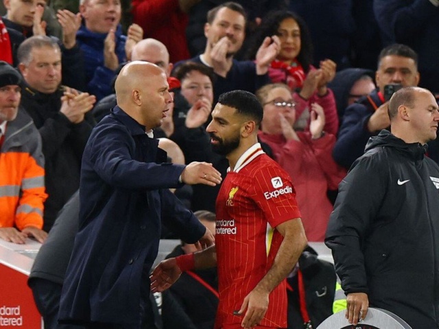 Thực dụng như Mourinho, HLV Arne Slot tái hiện thời vô địch của Liverpool