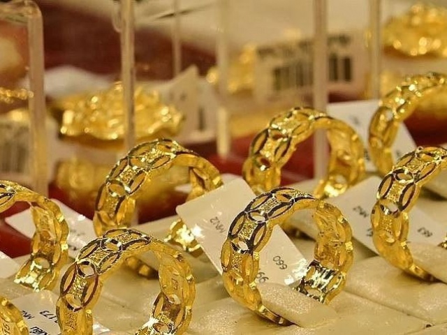 Có nên xuống tiền mua vàng nhẫn 9999 ngay lúc này?